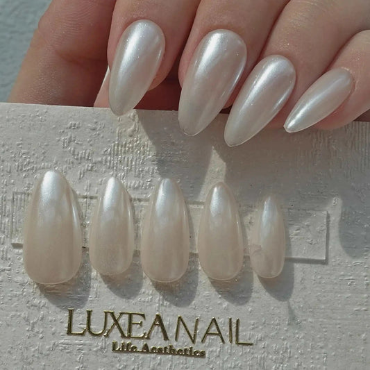 Classy-White-Stiletto-25mm-Press On Nail