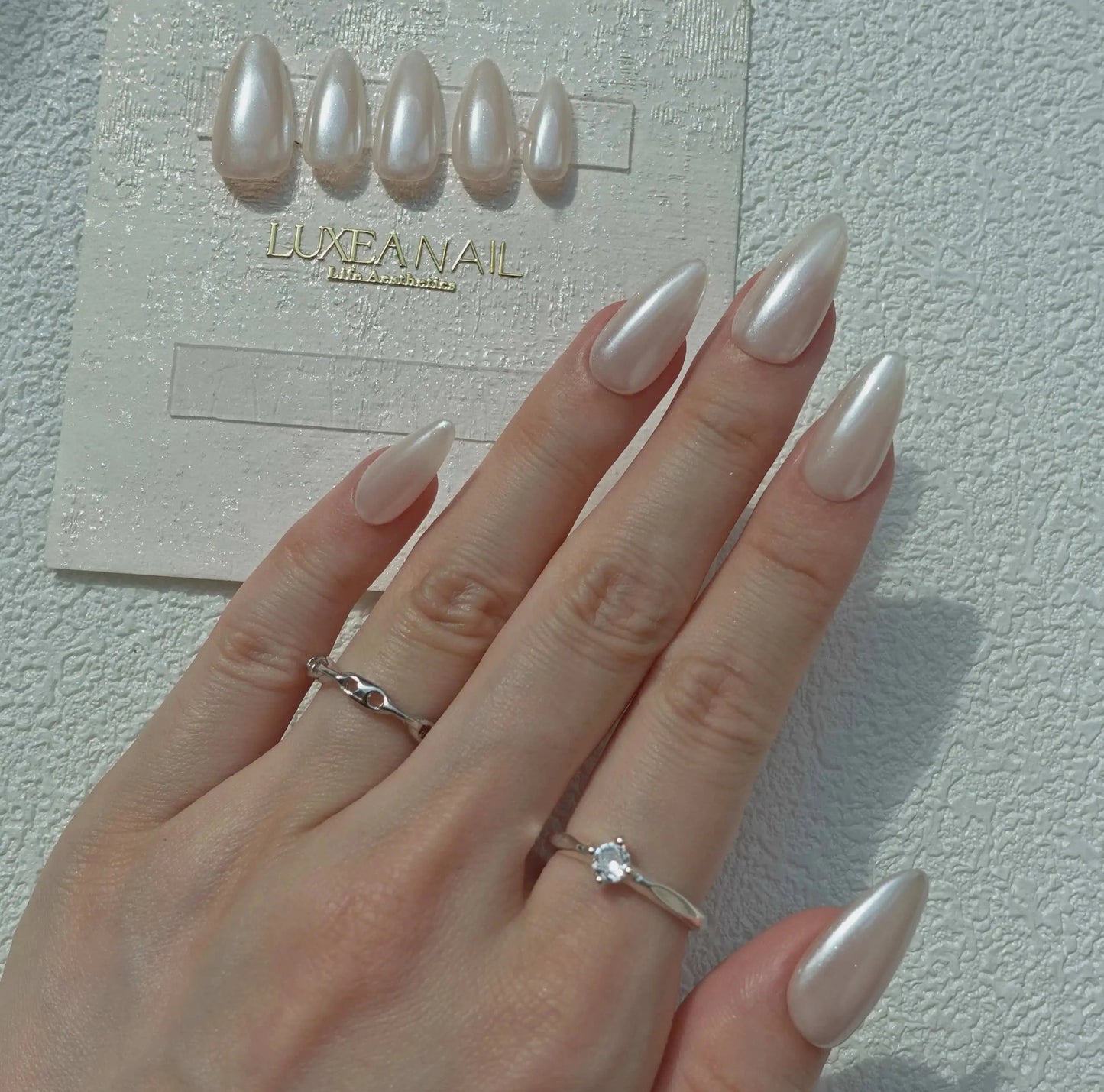 Classy-White-Stiletto-25mm-Press On Nail