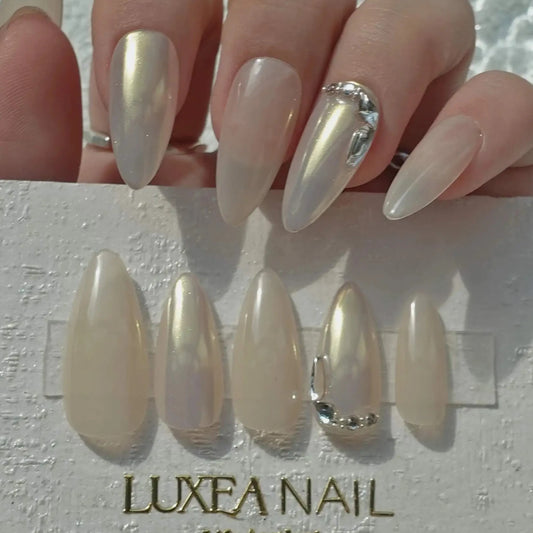 Classy-White-Stiletto-25mm-Press On Nail