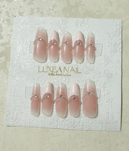 Classy-White-Oval-30mm-Press On Nail