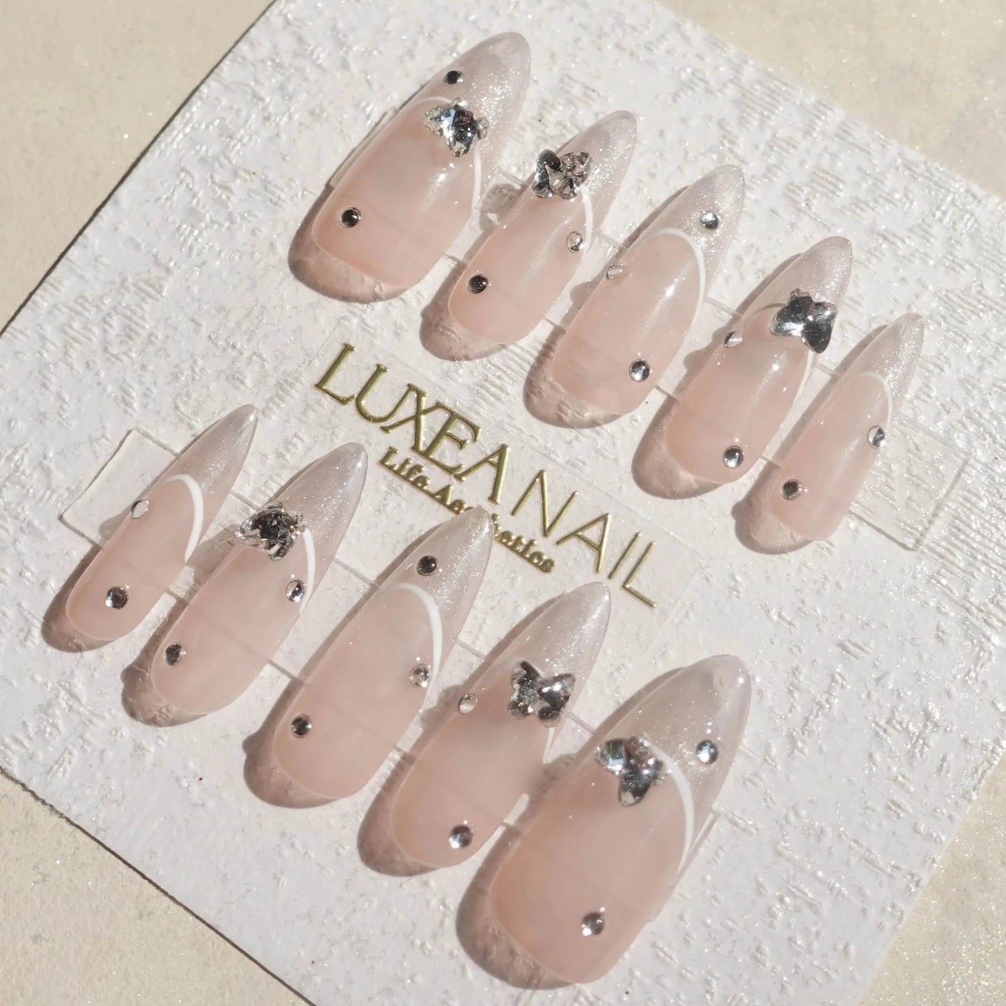 Luxy-Silver-Almond-30mm-Press On Nail