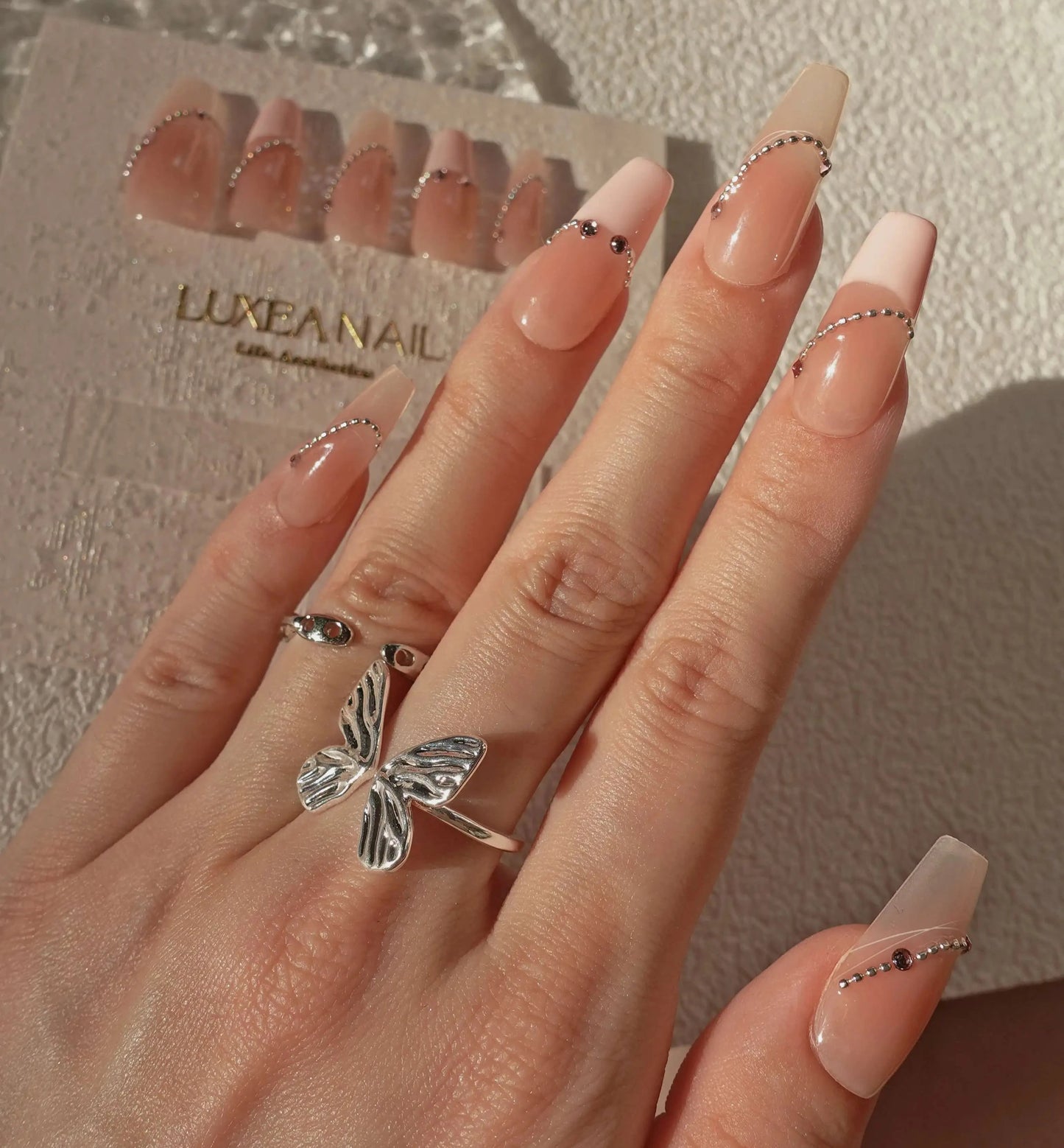 Classy-White-Coffin-25mm-Press On Nail