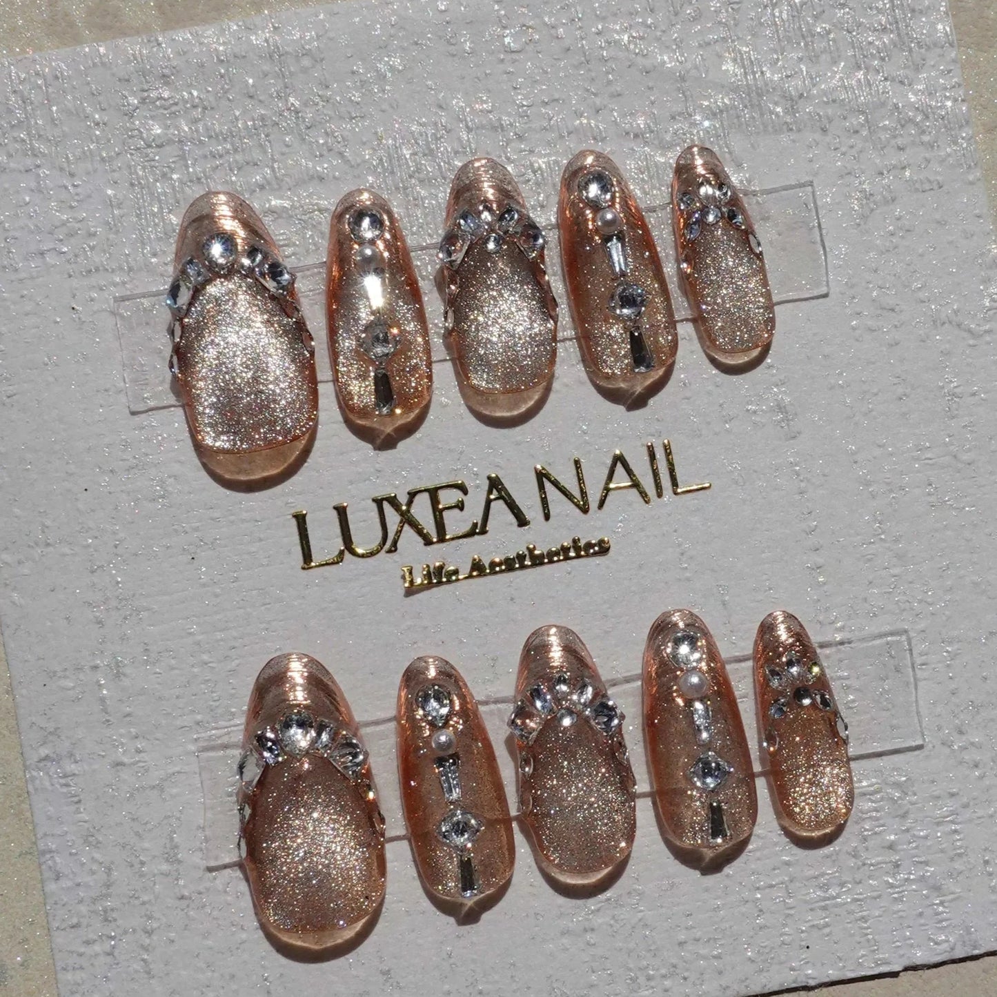 Luxy-Gold-Almond-25mm-Press On Nail